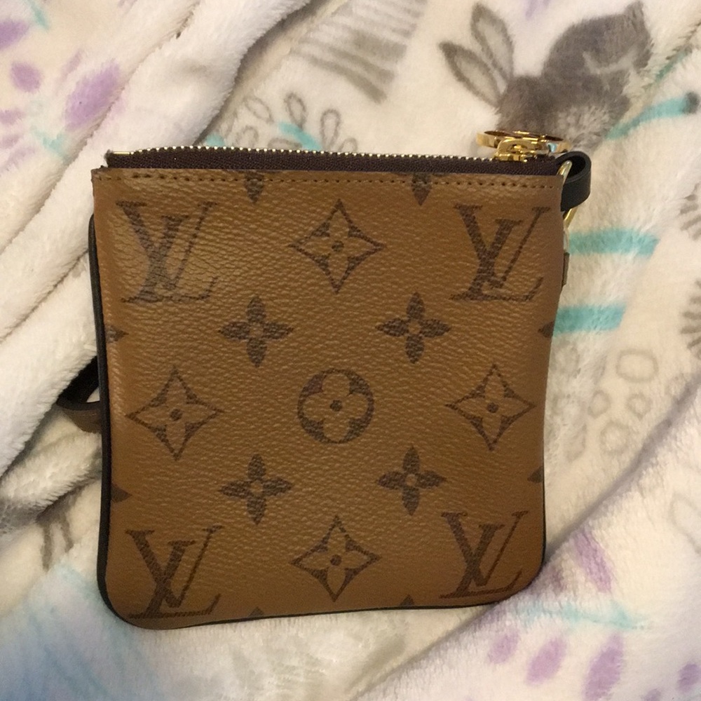 Louis Vuitton 2020 Monogram Reverse Wristlet Pouch